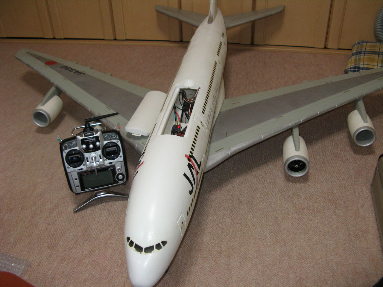 A-380 エアバス JAL カラーリング 久々に飛ばしてみようかな