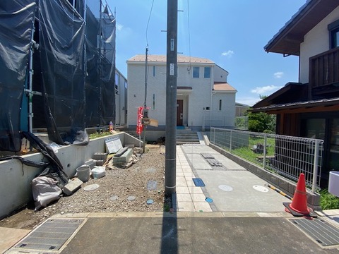 外観 前面道路