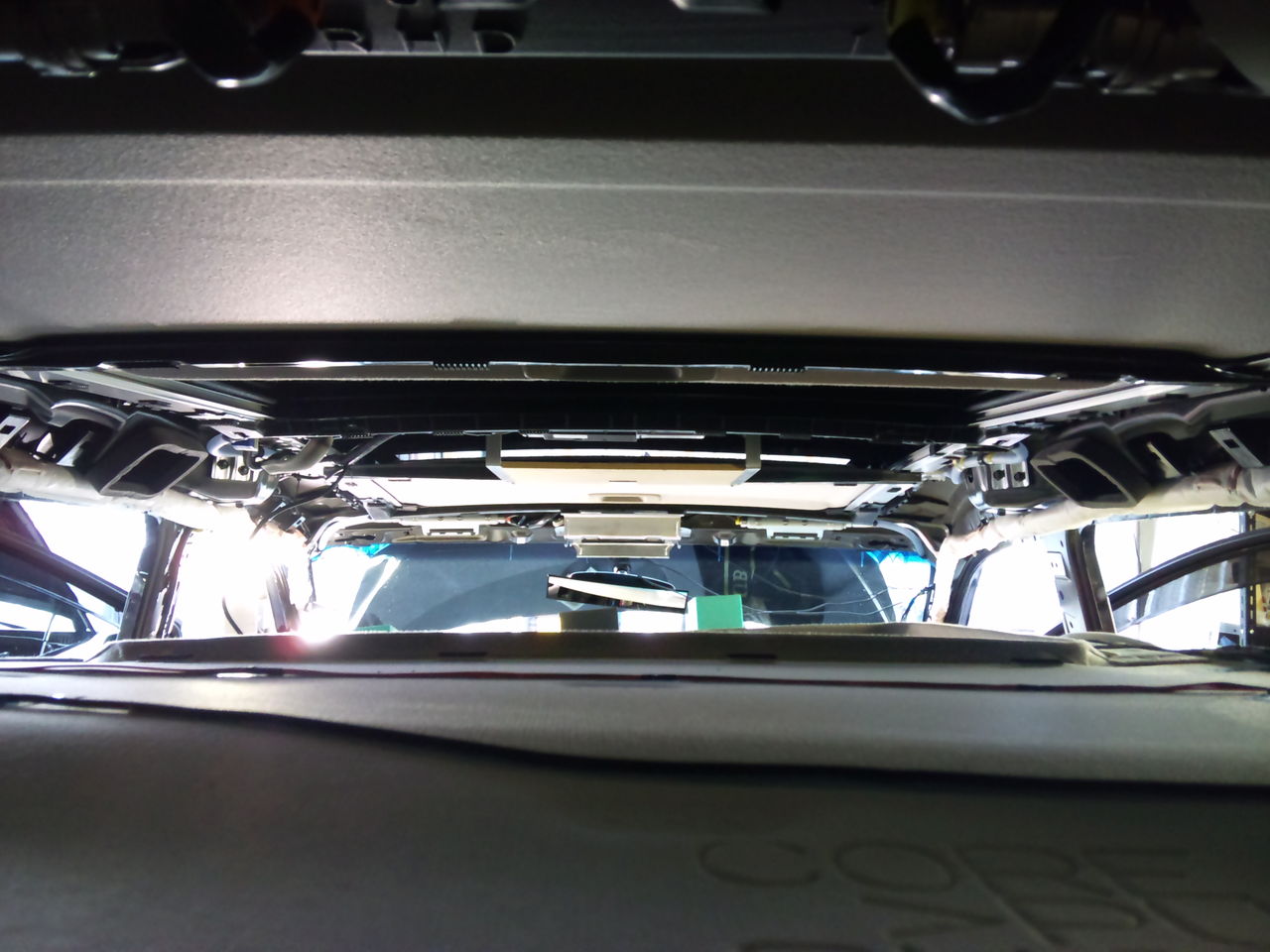 新型エルグランドその1 フリップダウン スピーカー キッズガレージ 店長水野のブログ