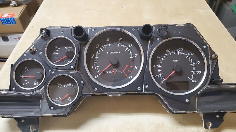 Rx 7 Fd3s Type Rs R Re30周年記念モデルのメーター ロータリーエンジン研究所 Real Techのre的ブログ