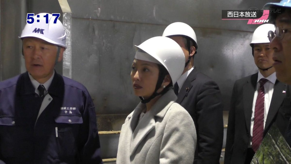 話題 蓮舫代表のヘルメットの被り方が間違っているのに誰も指摘できないリアル風刺画 写真 02 23 最近のニュースまとめ 話題 蓮舫代表のヘルメットの被り方が間違っているのに誰も指摘できないリアル風刺画 写真 02 23 最近のニュースまとめ