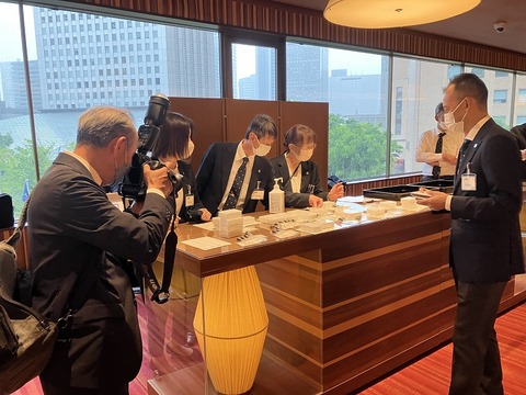 F4075CFE-C60A-432B-B17A-B0DEBC7716DE