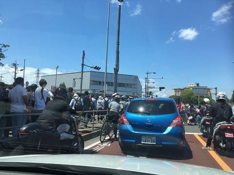 9884EB3F-5759-49DE-B9CC-CFD976396105