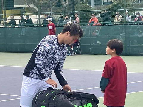 61FD8A74-8E42-489D-8D26-7A113E6081D4