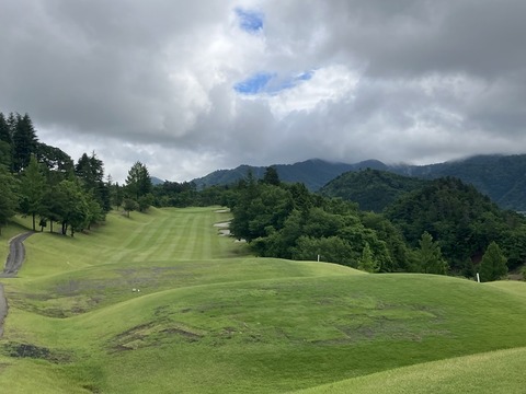 F19B4B22-14D6-4DE5-A75D-B5429CE4D22C