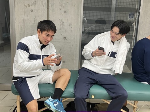 87CF648B-EE40-4EB4-97D9-2B0FA75B36E5