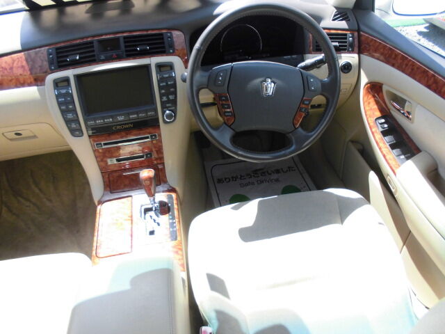 憧れの高級車 いつかはクラウン 格安車入荷しました 安いクルマならピースまで 福島県相馬市発 低価格車専門店ピース 販売 買取 車検 オイル交換 低価格車専門店ピース 店長が教えるちょっといい話