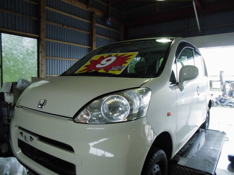 10年落ちの安い中古車 10万キロオーバーの古い中古車です 車検を通して販売中 まだまだ現役で走れる中古車は沢山あります 低価格車専門店ピース 店長が教えるちょっといい話