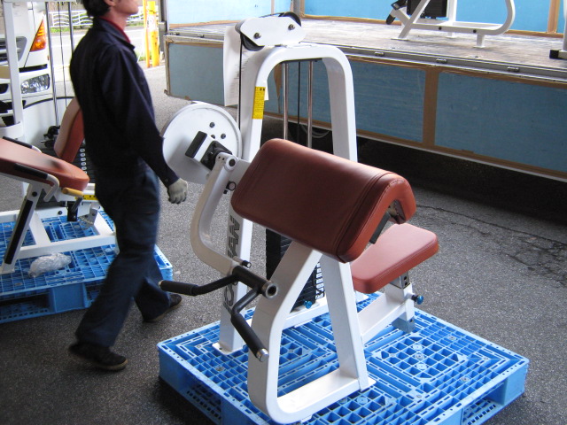 トレーニングマシーン　★中古品★ 送料無料】 チェストプレス FZCP ライフフィットネス トレーニング