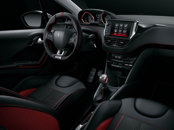 Novo-Peugeot-208-2016-interior
