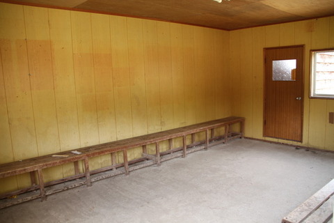 旧宮越駅駅舎内