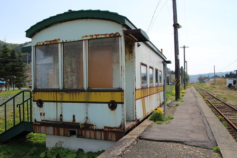 旧桂岡駅ホーム