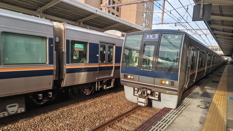 260412070347376IF_1_BURST260412070347376_COVER~2