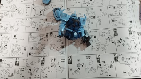【悲報】最近のガンプラ、組み立てが難しすぎる