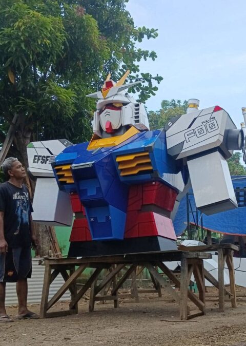 ジャカルタでガンダムが建造される