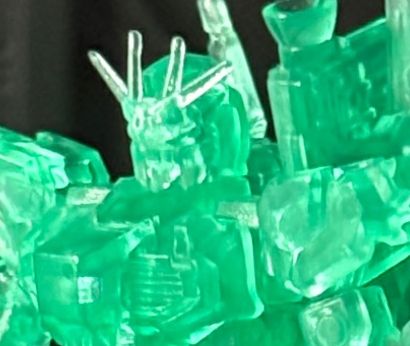 全身サイコフレームのνガンダム、発見される