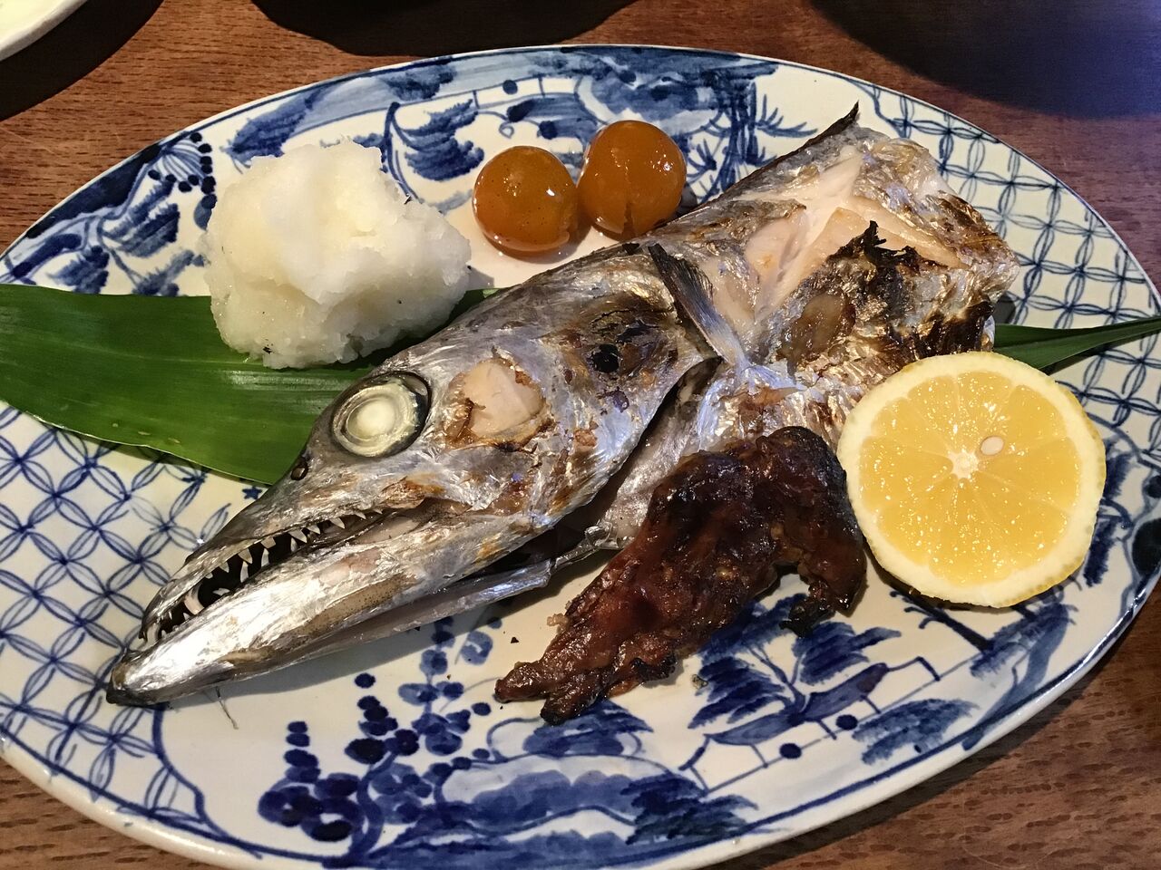 お頭付きの太刀魚切り身 初めて見ました 蛙 蛙亭日乗 ばんごはんの写真とレシピを公開中 お頭付きの太刀魚切り身 初めて見ました 蛙 蛙亭日乗 ばんごはんの写真とレシピを公開中