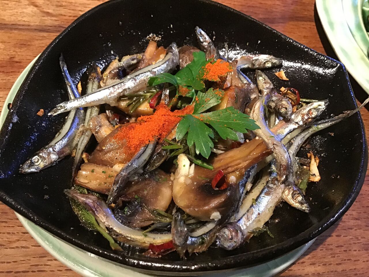 一夜干しのきびなごでアヒージョ 蛙 蛙亭日乗 ばんごはんの写真とレシピを公開中 一夜干しのきびなごでアヒージョ 蛙 蛙亭日乗 ばんごはんの写真とレシピを公開中