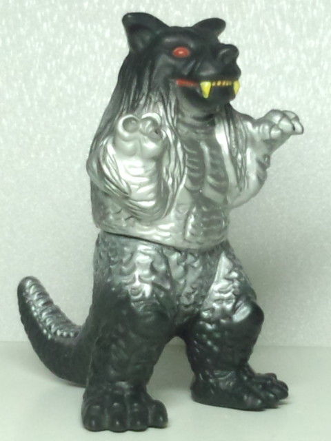 パチモン怪獣ソフビ「黒怪獣（キングシーサー似）」 : 怪獣バイパス