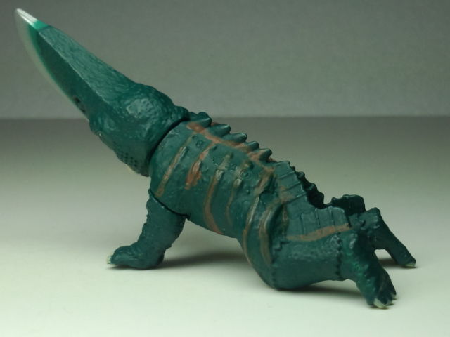 ギロン怪獣フィギュア 緑色 約24cm Amazon.co.jp: キャラクターコンテンツプロダクション(Ccp