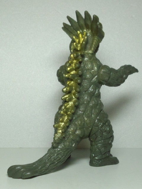 バンダイソフビ「サラマンドラ」 : 怪獣バイパス