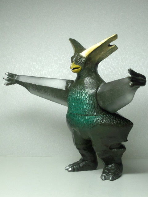 バンダイソフビ「ギエロン星獣」（1994） : 怪獣バイパス