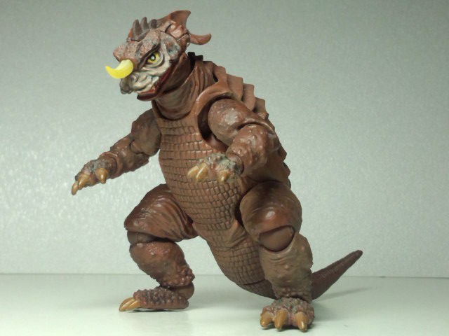 リボルテック「初代バラゴン」 : 怪獣バイパス
