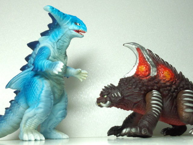 絶版　バンダイ　怪獣　ソフビ Amazon.co.jp: バンダイ絶版ウルトラマン怪獣ソフビ ゲランダ
