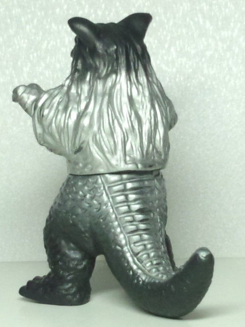 パチモン怪獣ソフビ「黒怪獣（キングシーサー似）」 : 怪獣バイパス