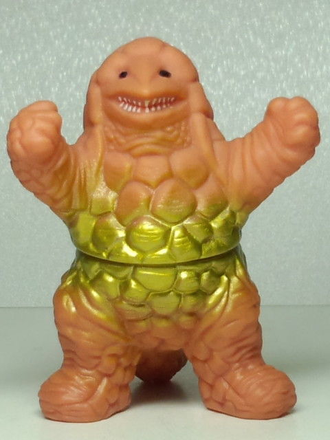 パチモン怪獣ソフビ「黄土怪獣（シュガロン似）」 : 怪獣バイパス