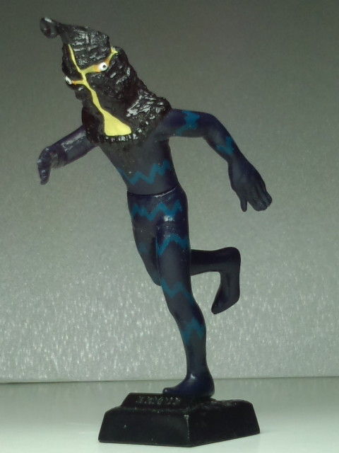 ガシャポンHG「ケムール人」 : 怪獣バイパス