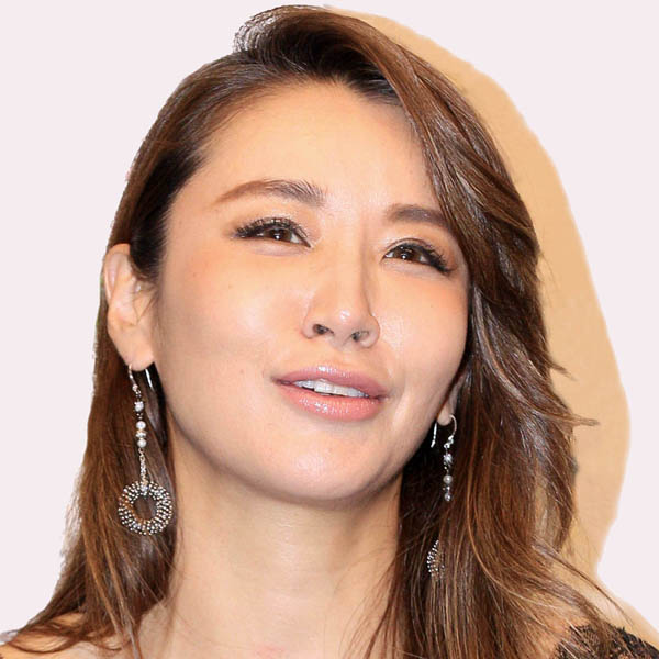 【終了】鈴木紗理奈、不倫を生放送で涙の謝罪→最後に爆死で草