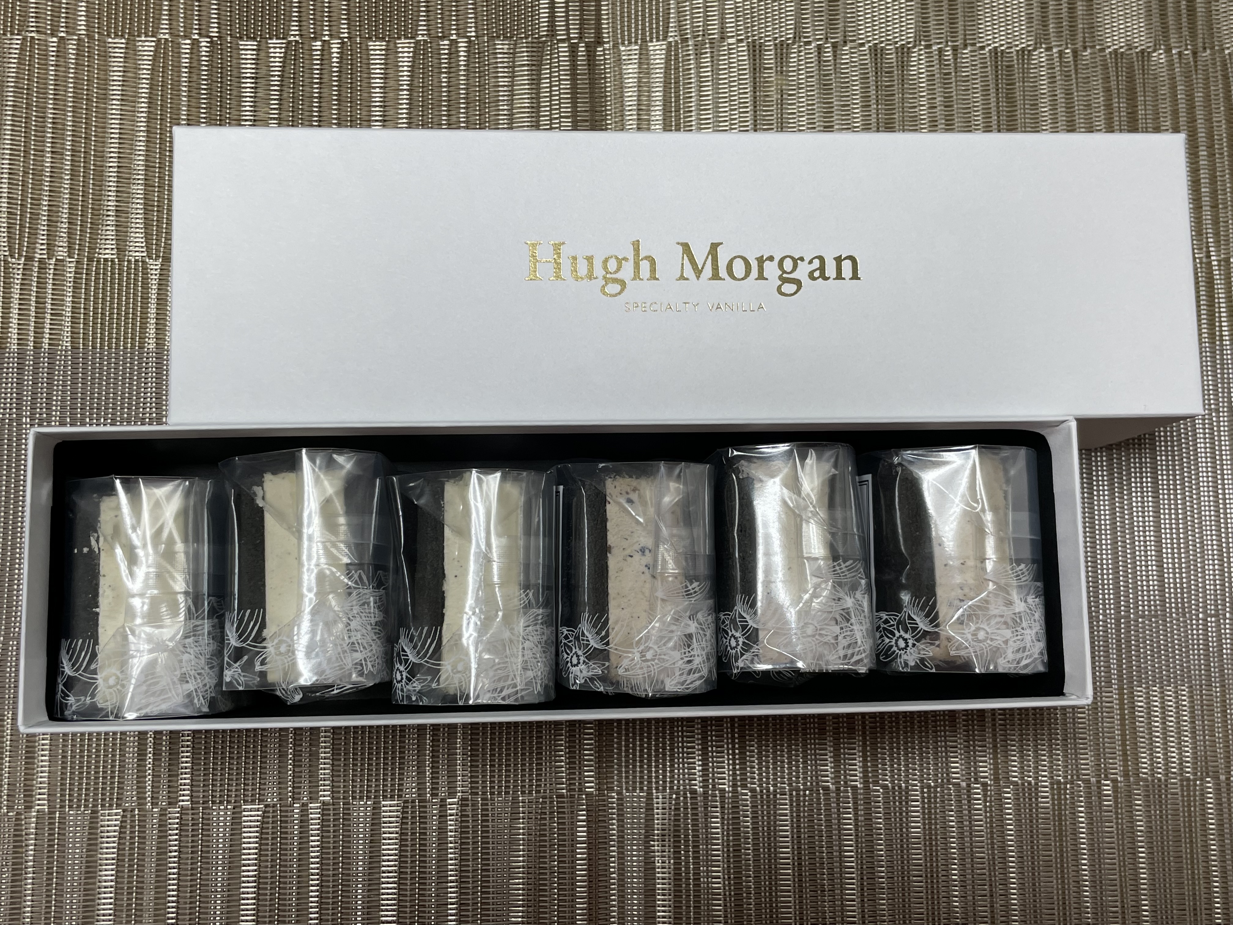 ゆうのスイーツ&グルメ日記 : Hugh Morgan(ヒュー モルガン)@日本橋。バニラの風味を満喫できるバターサンド