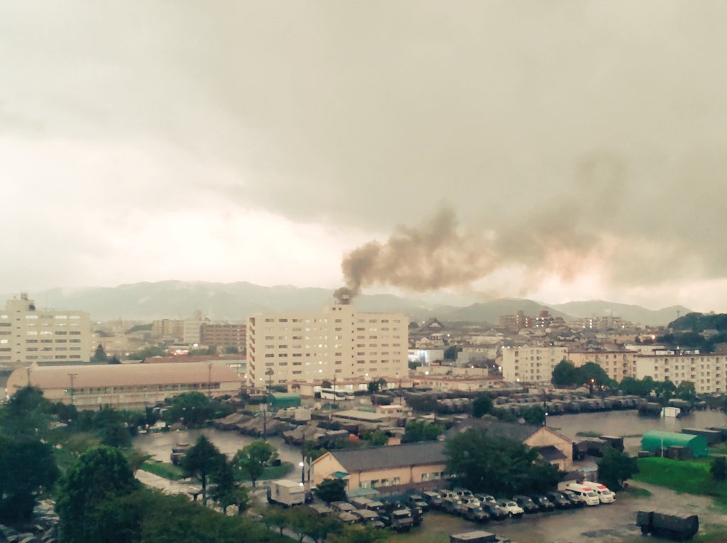 【火事情報まとめ】福岡県春日市小倉7丁目付近 住宅街から火の手あがる火災 落雷が原因か8/24 福岡 春日市 雷 事件事故・災害速報ニュース