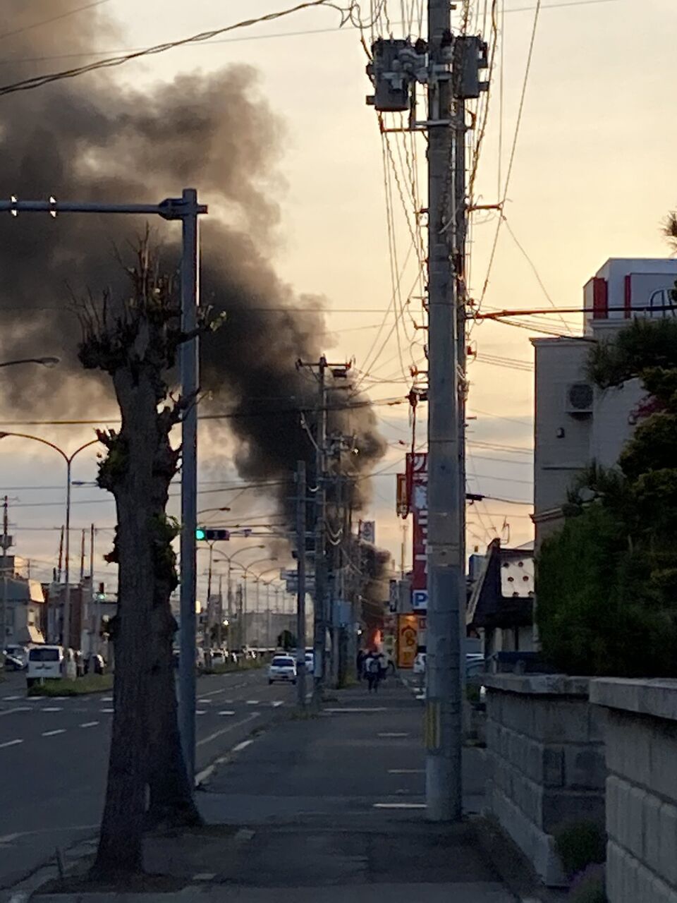 火事情報まとめ 青森県弘前市外崎４丁目 県道109号線沿い バイク店付近から激しい炎あがる火災5月12日 青森 弘前市 事件事故 災害速報ニュース