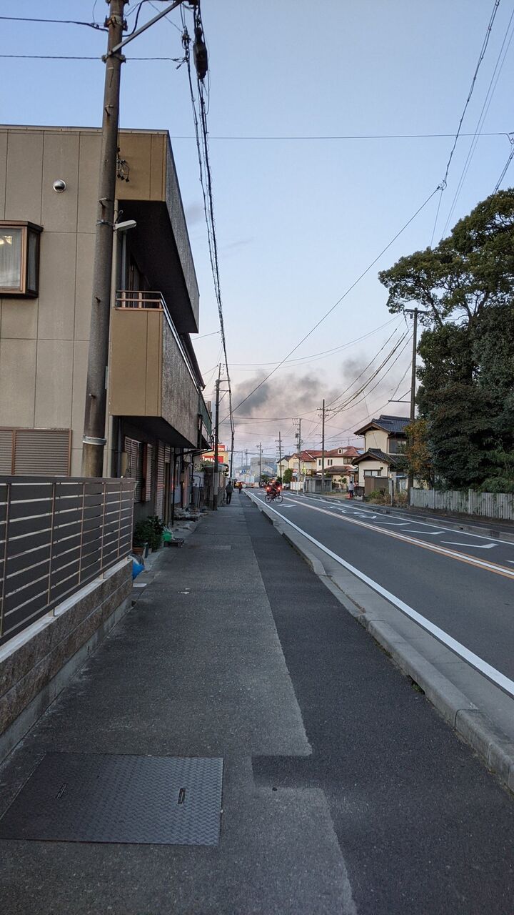 火事情報まとめ 愛知県一宮市木曽川町玉ノ井穴太部の付近で黒煙あがる火災11月28日 愛知県 一宮市 事件事故 災害速報ニュース 火事情報まとめ 愛知県一宮市木曽川町玉ノ井穴太部の付近で黒煙あがる火災11月28日 愛知県 一宮市 事件事故 災害速報ニュース