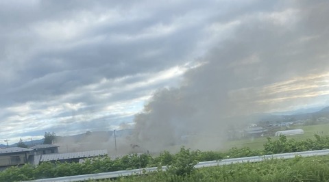 【火事情報】岩手県奥州市水沢佐倉河宝蔵付近 建物から煙あがる火災6月10日 #岩手 #奥州市 #水沢 #火災