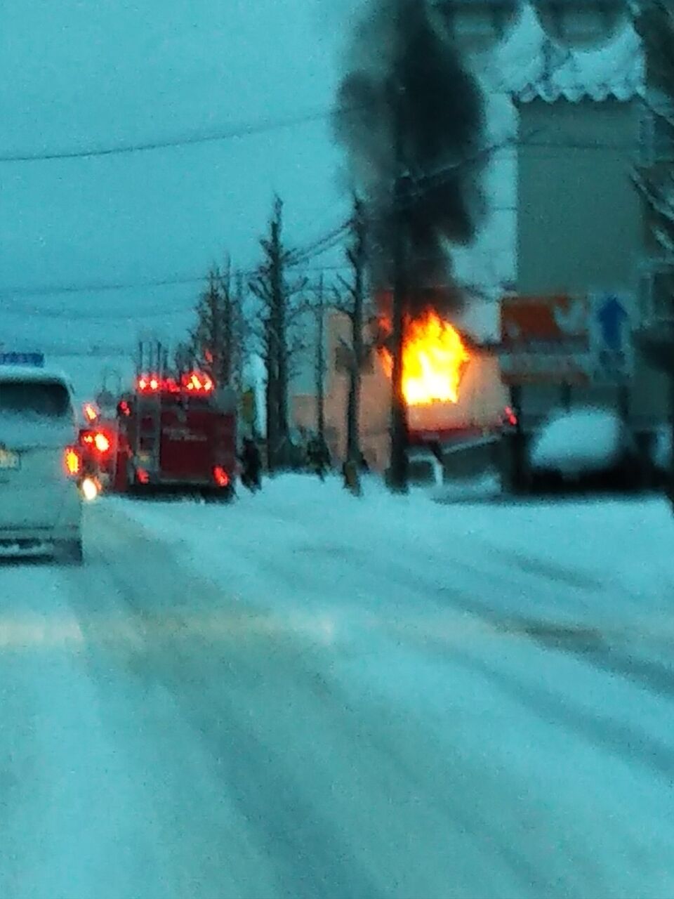 火事情報まとめ 北海道札幌市白石区栄通17丁目付近で火の手あがる火災12月30日 札幌 事件事故 災害速報ニュース