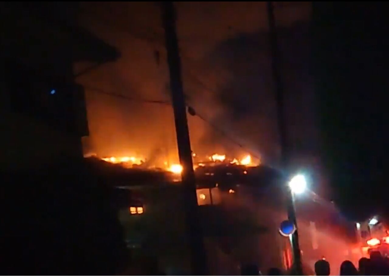 火事情報まとめ 千葉県千葉市中央区祐光1丁目24番付近 総武本線 東千葉駅付近 住宅街から激しい炎あがる火災8 5 千葉 事件事故 災害速報ニュース