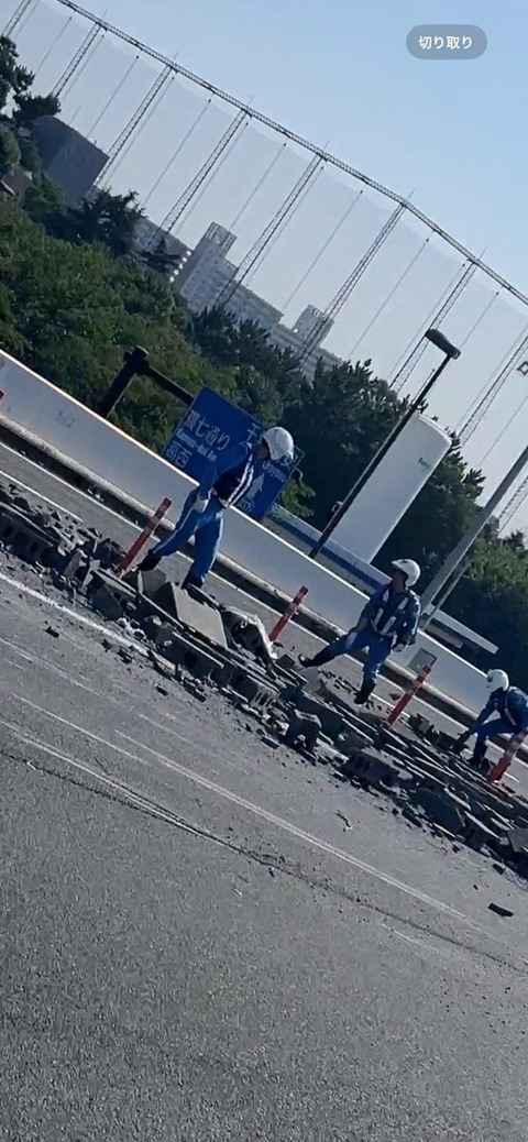 IV1L0kX94p1jB75WnMuZQ8