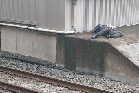 dcDspG5Cf-Y_bMsVPPrI