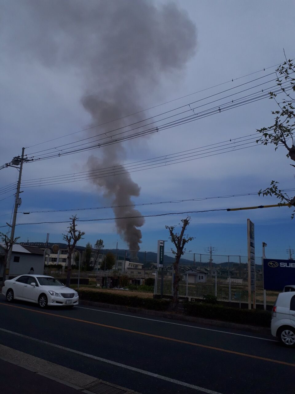 火事情報まとめ 大阪府枚方市上島東町 牧野小学校付近建物から黒煙あがる火災10 24 大阪 枚方市 事件事故 災害速報ニュース