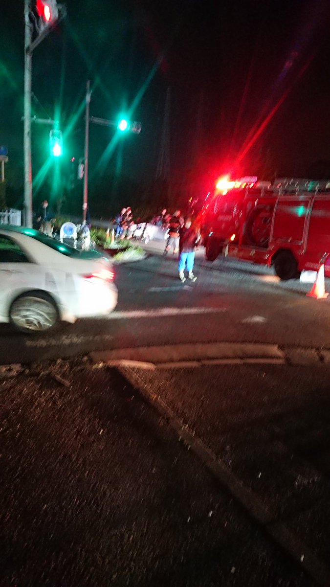 現場の様子 交通情報 国道16号 千葉県市原市姉崎海岸 ローソン市原姉崎海岸店付近自動車大破事故で渋滞10 21 千葉 市原市 事件事故 災害速報ニュース