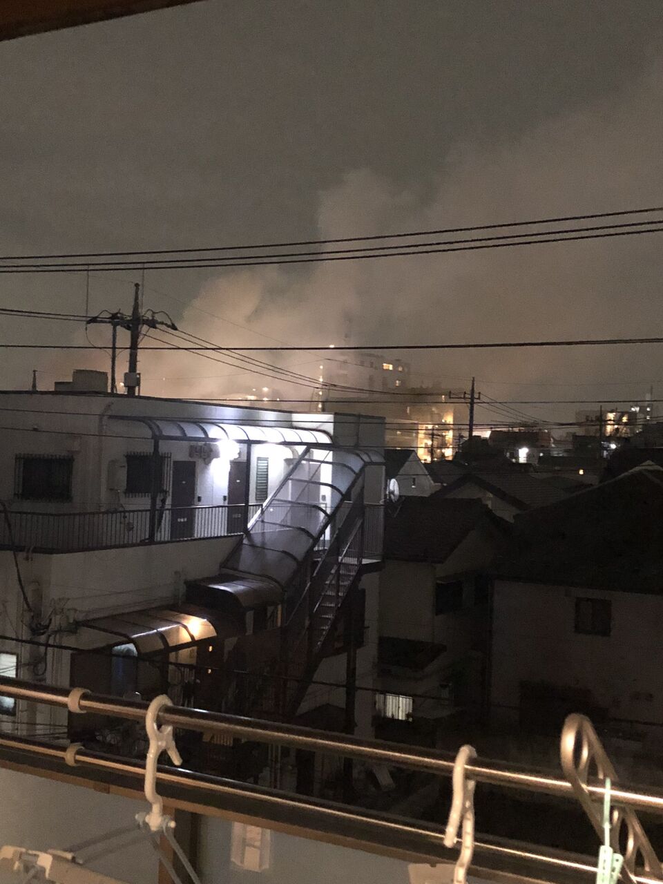 【火事情報まとめ】東京都調布市調布ケ丘2丁目 京王線 調布駅北側 甲州街道付近住宅街から火の手あがる火災3/23 調布 事件事故・災害速報ニュース 【火事情報まとめ】東京都調布市調布ケ丘2丁目 京王線 調布駅北側 甲州街道付近住宅街から火の手あがる火災3/23 調布 事件事故・災害速報ニュース