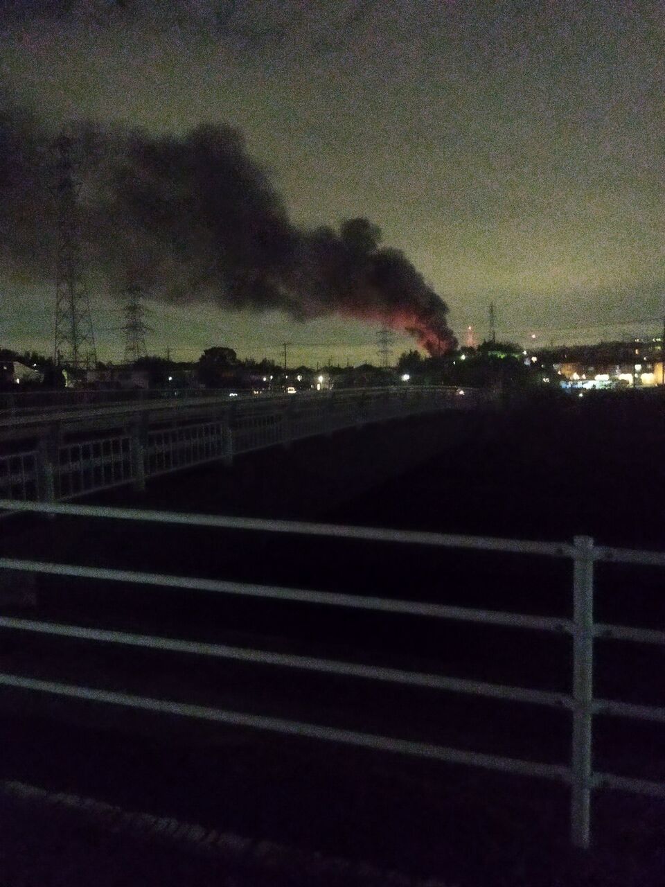 【火事情報まとめ】神奈川県横浜市泉区上飯田町付近から激しい炎あがる火災10/21 神奈川 横浜 泉区 事件事故・災害速報ニュース 【火事情報まとめ】神奈川県横浜市泉区上飯田町付近から激しい炎あがる火災10/21 神奈川 横浜 泉区 事件事故・災害速報ニュース