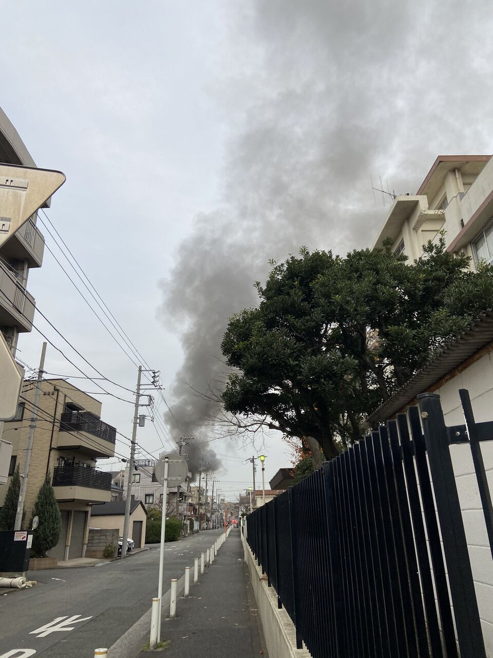 【火事情報まとめ】神奈川県川崎市川崎区浜町1丁目付近で黒煙あがる火災12月13日 川崎 事件事故・災害速報ニュース