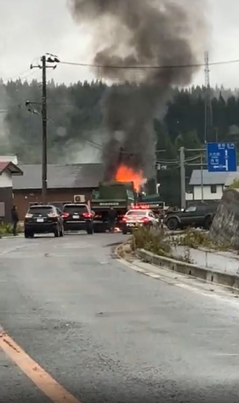 現場の様子 交通情報 国道47号 山形県新庄市本合海 セブンイレブン新庄本合海店付近 ダンプと乗用車大破する車両火災事故で通行止め渋滞10 12 山形 新庄市 事件事故 災害速報ニュース 現場の様子 交通情報 国道47号 山形県新庄市本合海 セブンイレブン新庄本合海店付近 ダンプと乗用車大破する車両火災事故で通行止め渋滞10 12 山形 新庄市 事件事故 災害速報ニュース