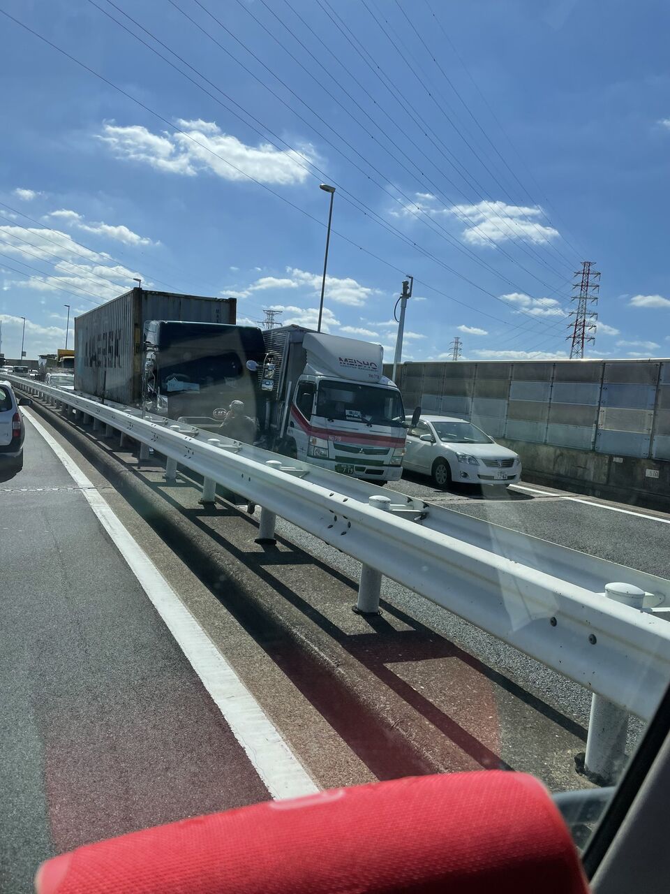 現場の様子 交通情報 首都高 ６号三郷線 八潮南付近 トラック衝突事故で車線規制渋滞10 11 八潮 事件事故 災害速報ニュース