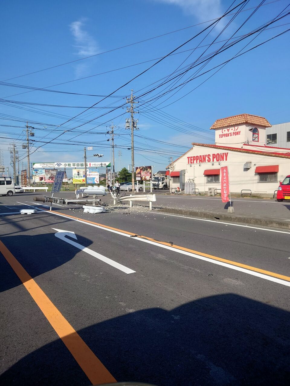 現場の様子 交通情報 愛知県小牧市小木西１丁目交差点付近 信号機なぎ倒す事故で周辺道路渋滞9 10 愛知 小牧市 事件事故 災害速報ニュース