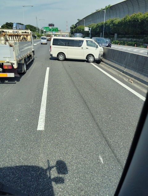 OmIHFd5WfoLSfFsHwp5v